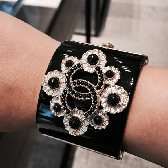 Meet your Posher, ParisLuxuries.com - Picture 1 of 1